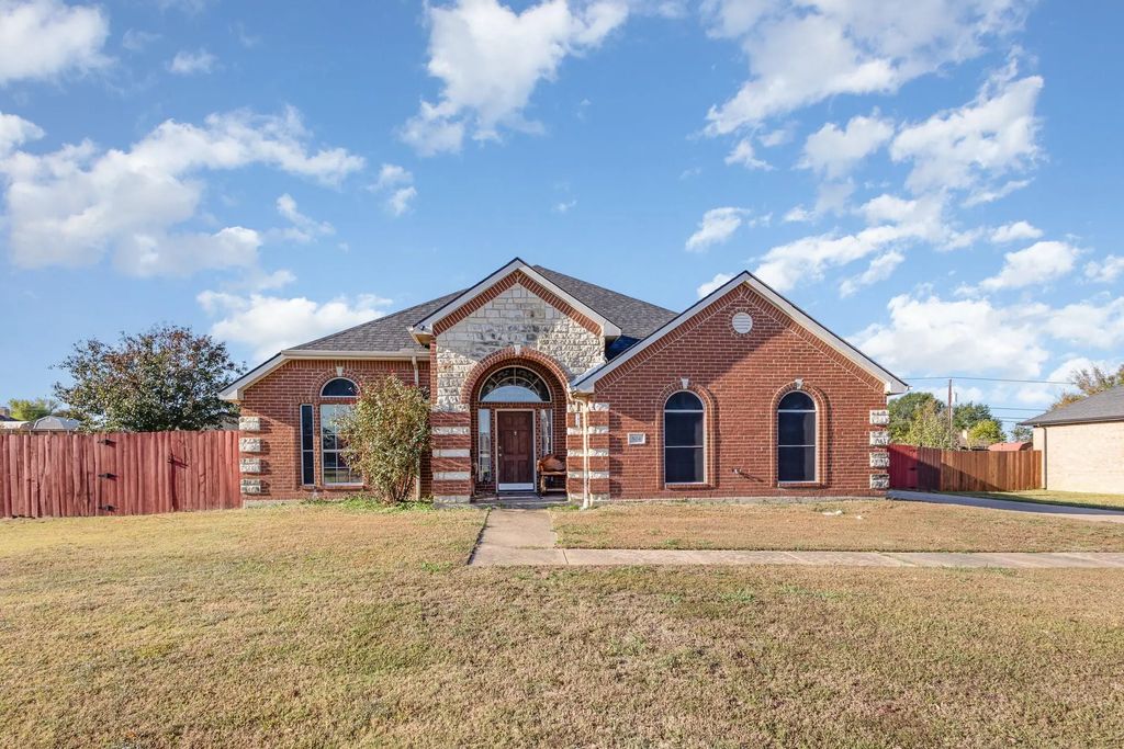 504 Timberside, Terrell