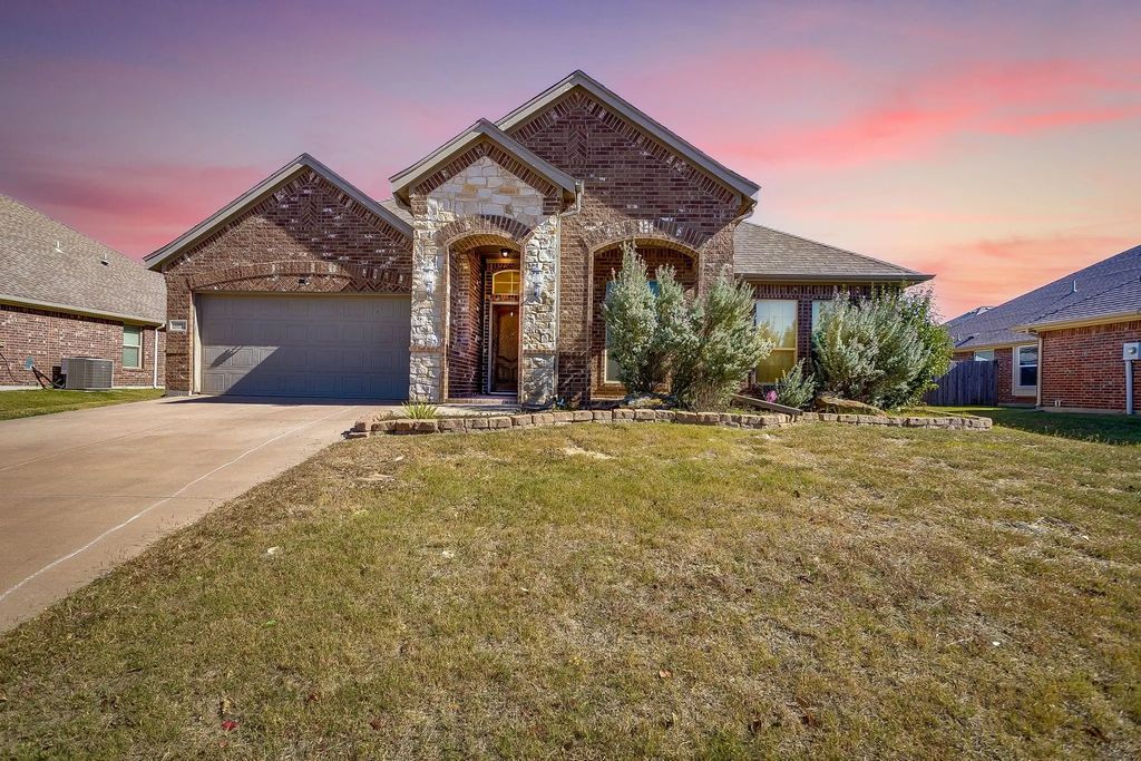 2209 Caroline Drive, Weatherford