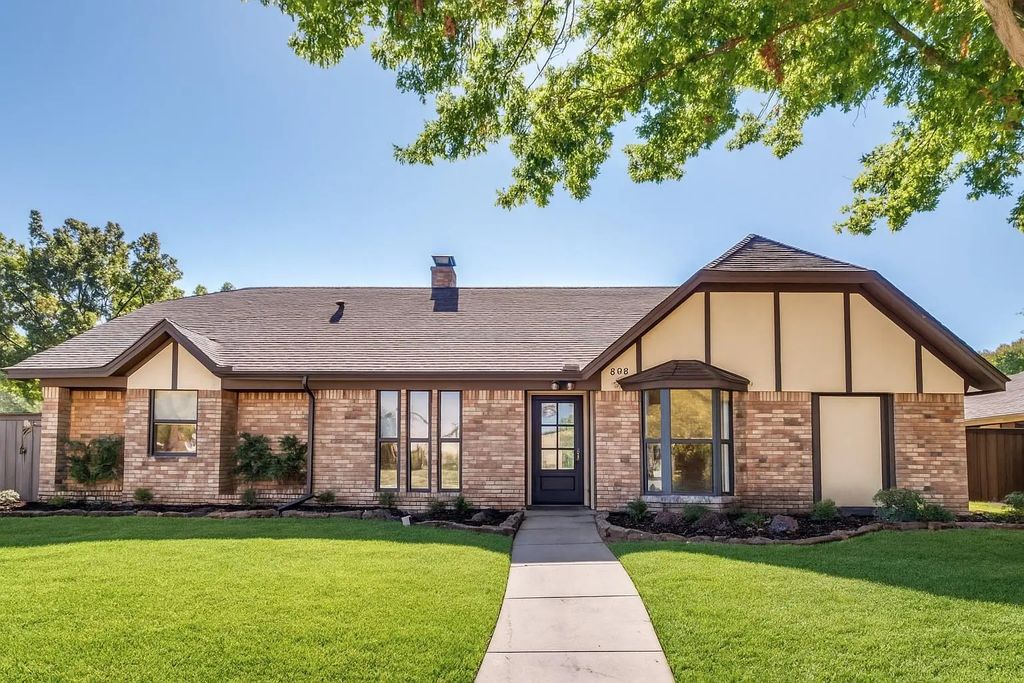 302 Faircrest Drive, Garland