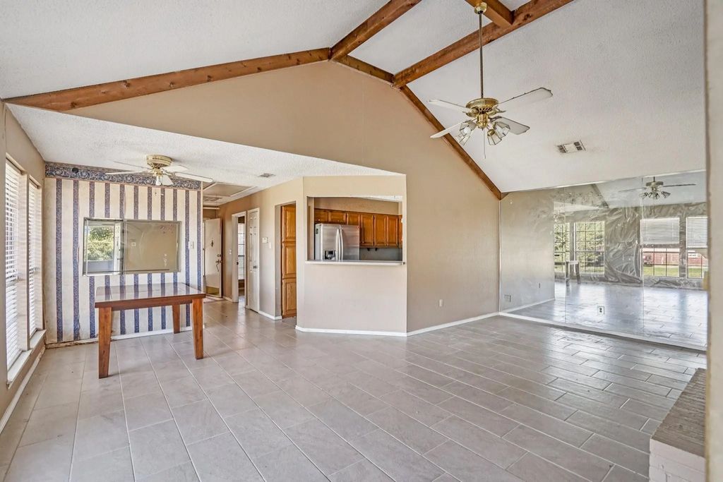 2423 Summer Place Drive, Arlington