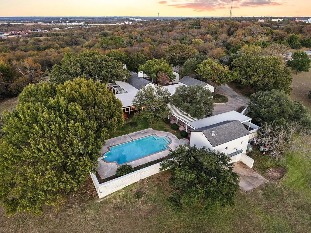 3906 Highland Drive, Denison