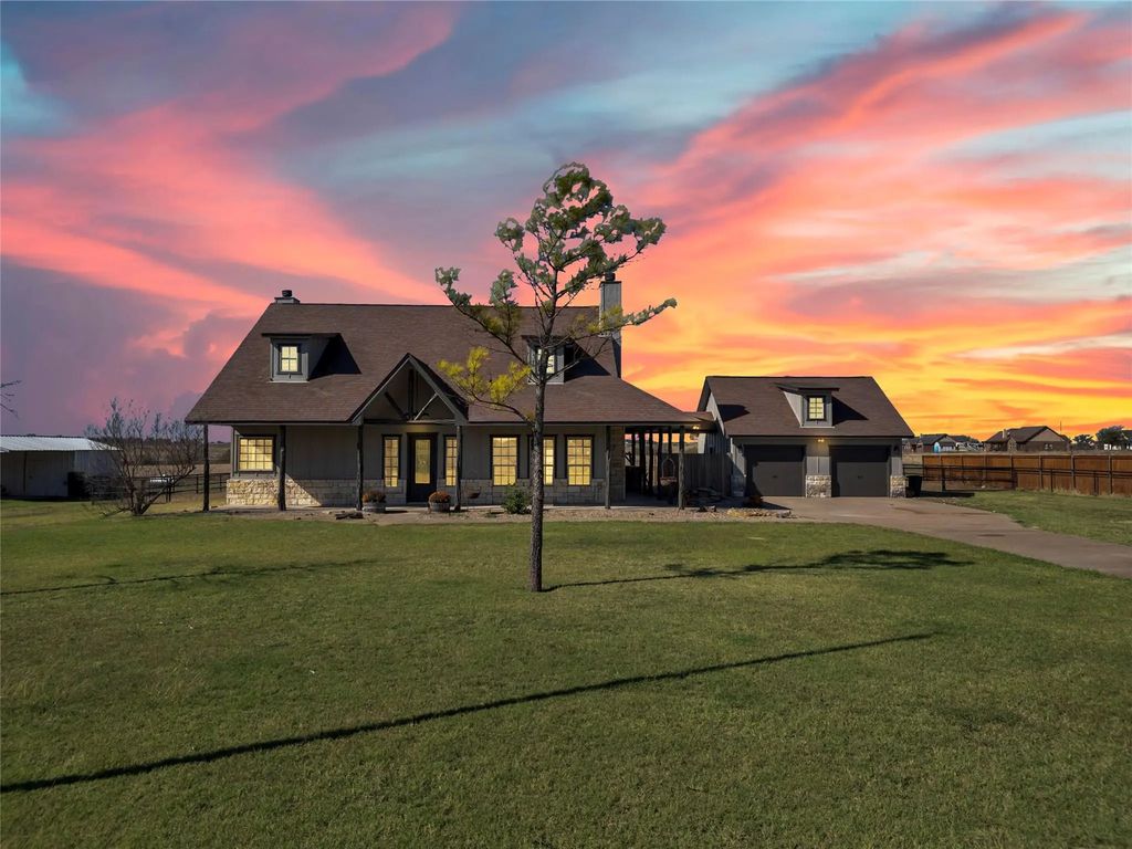 12509 County Road 1002, Godley