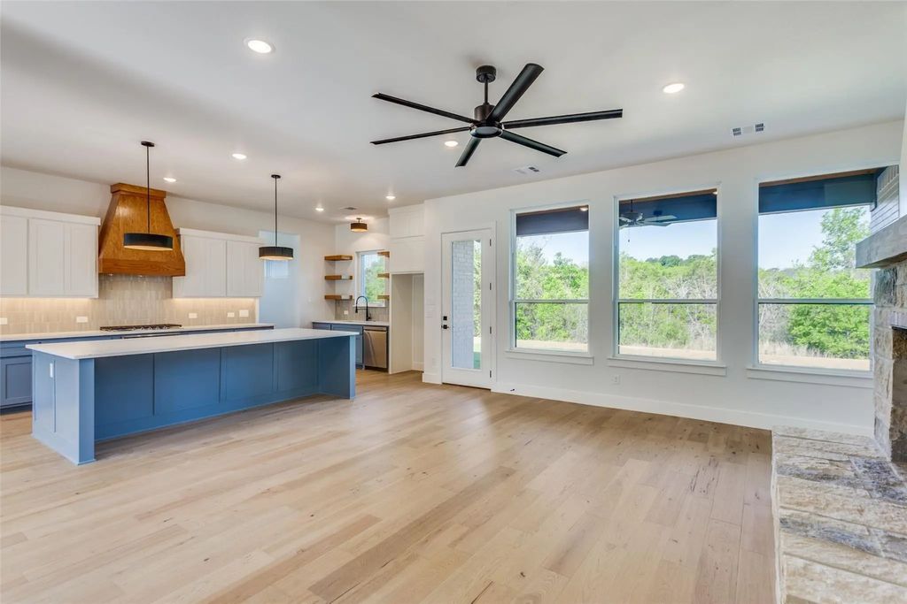 505 Aermotor Loop, Weatherford