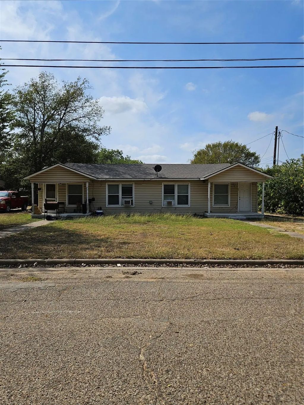 322 N Lakeview Drive, Lacy Lakeview