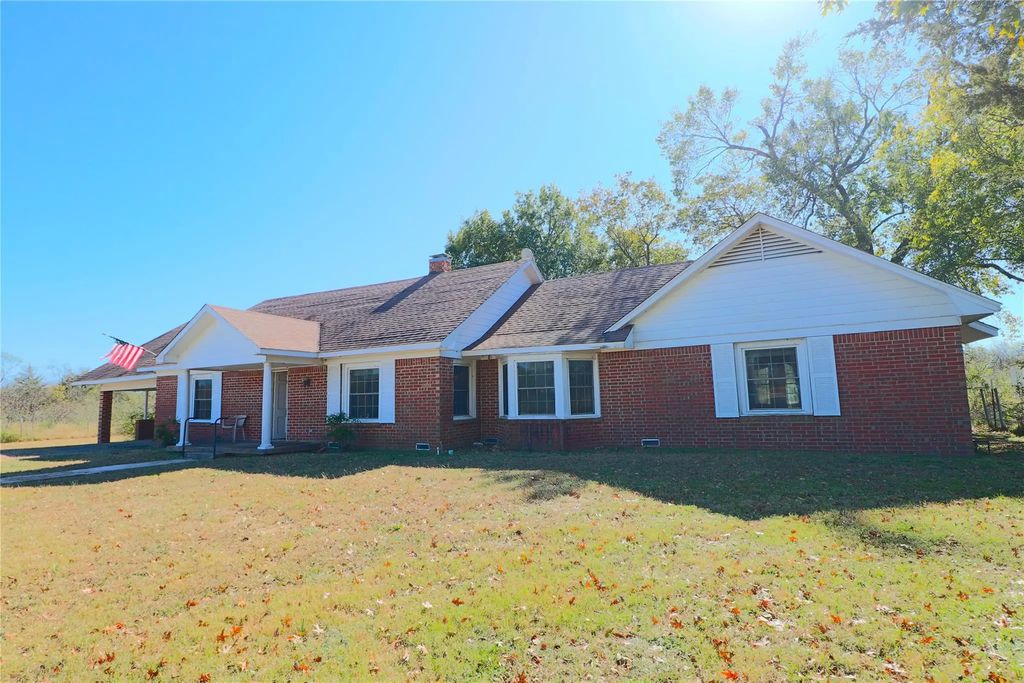 1825 Fm 27 W, Wortham