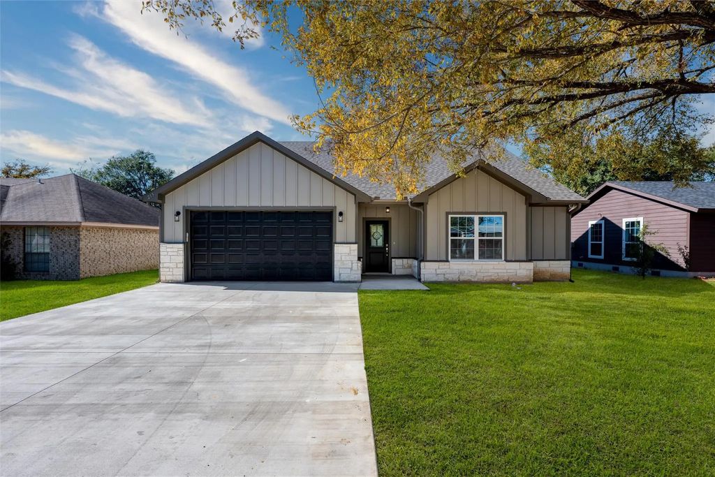 213 Anchor Lane, Gun Barrel City