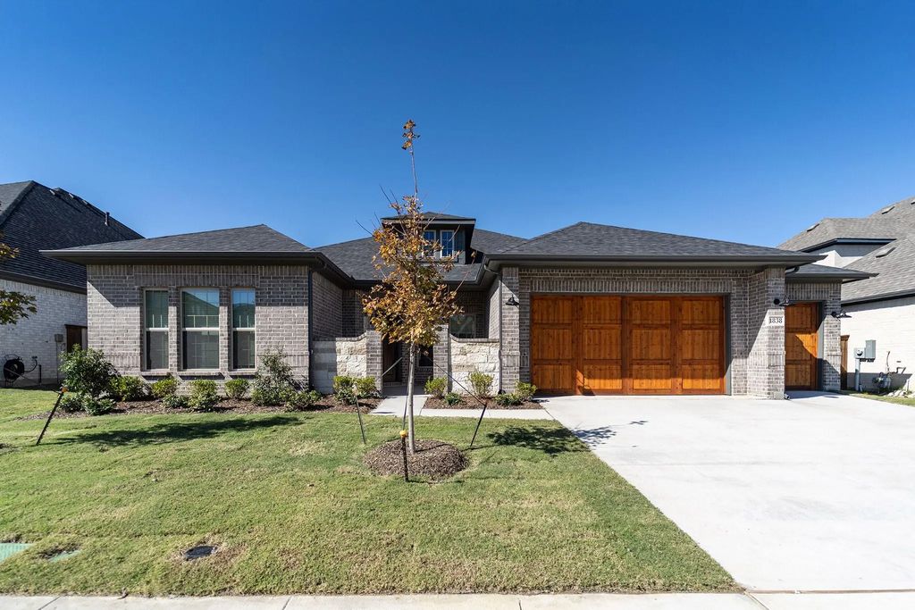 1838 Abruzzo Drive, McLendon Chisholm