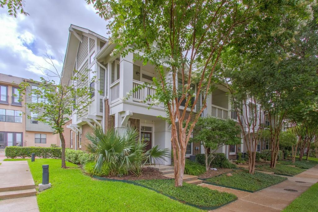 1862 Summit Avenue, Dallas