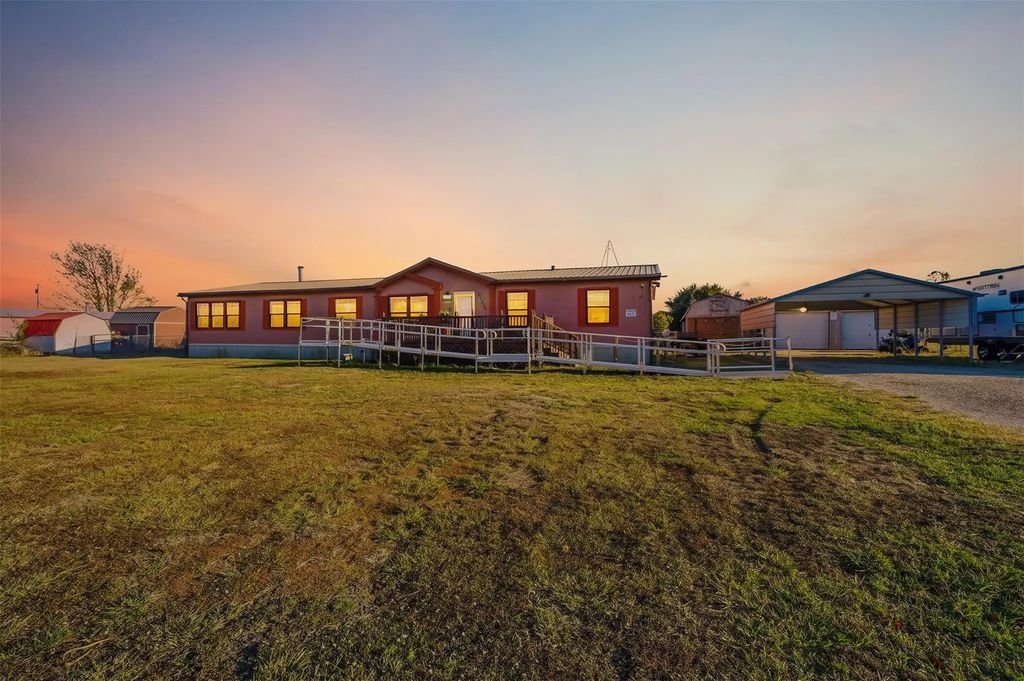 11220 Foothill Drive, Venus
