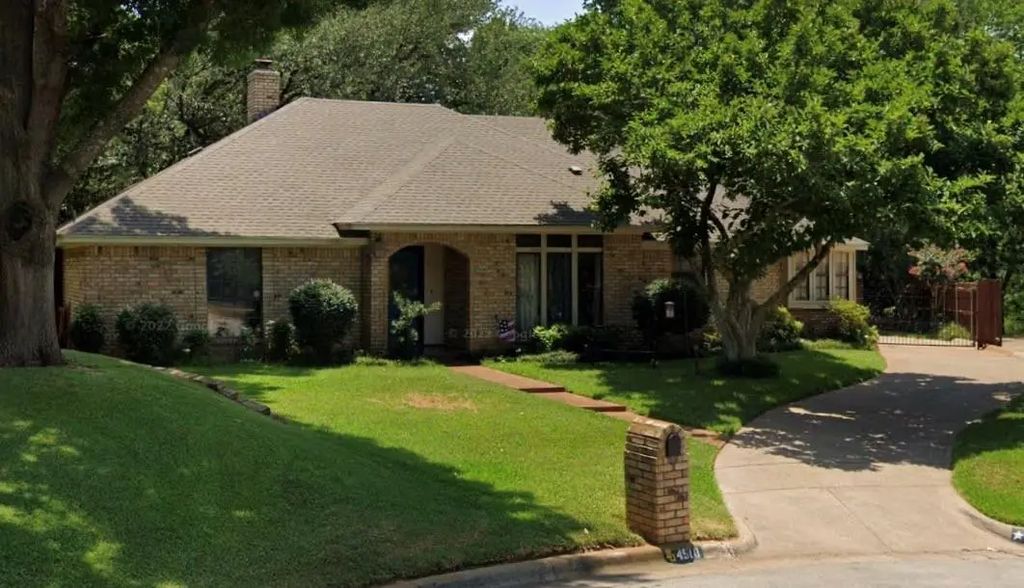 4510 Willow Bend Drive, Arlington