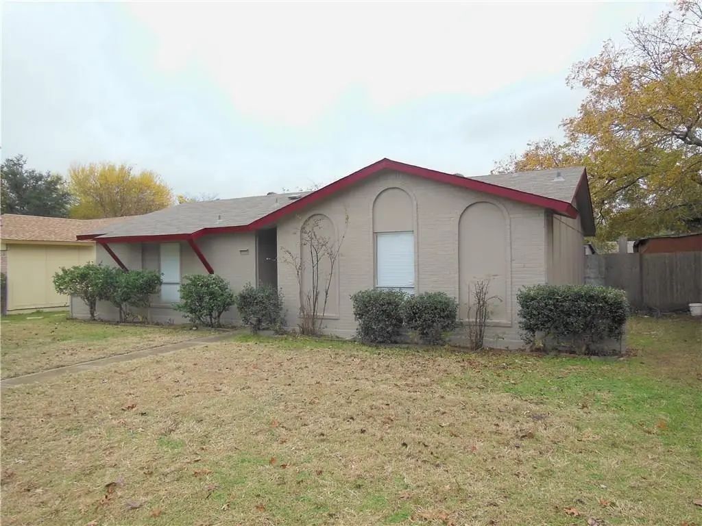 902 Wandering Way Drive, Allen