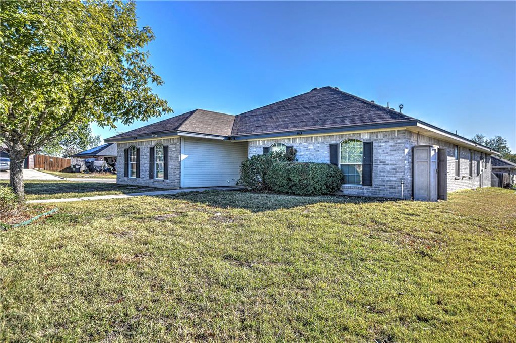 2305 Breezeway Lane, Temple