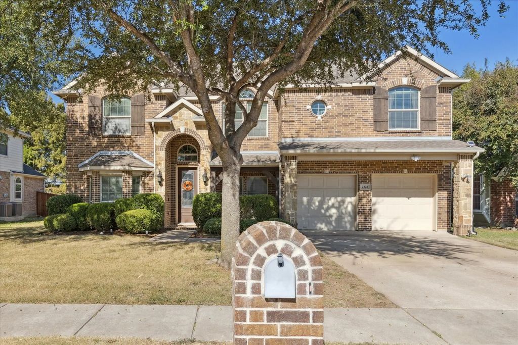 2228 Bald Eagle Way, Grand Prairie