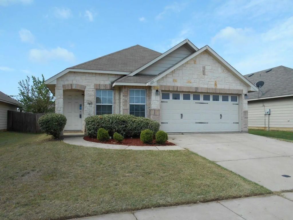 220 Crescent Ridge Drive, Fort Worth