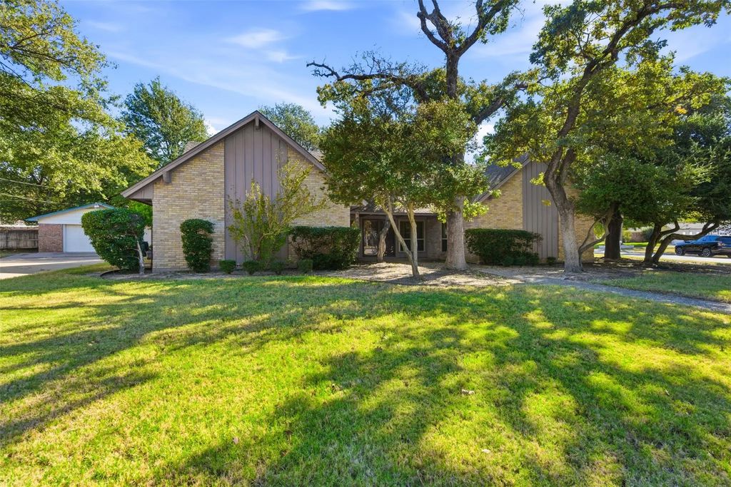 1709 Oakridge Drive, Pantego