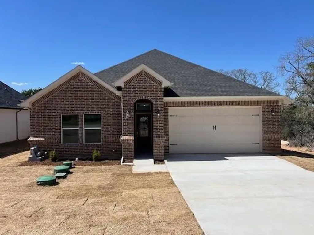 3003 Steepleridge Circle, Granbury