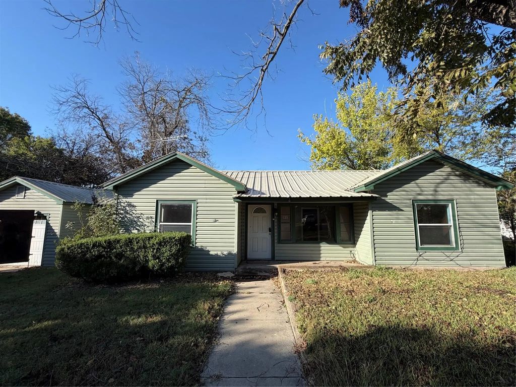 318 N Dale Avenue, Stephenville