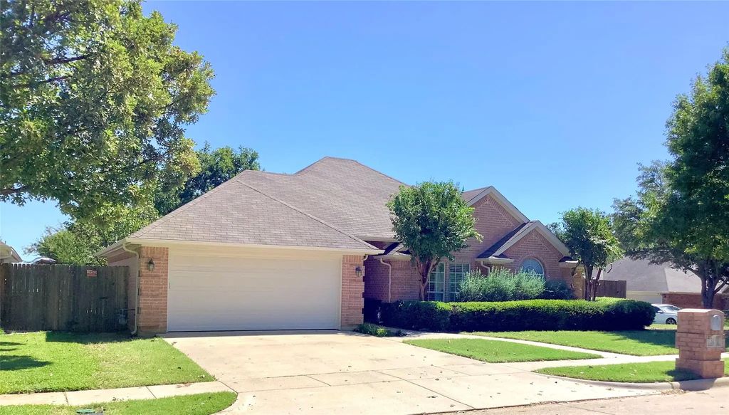 7316 Hidden Oaks Drive, North Richland Hills