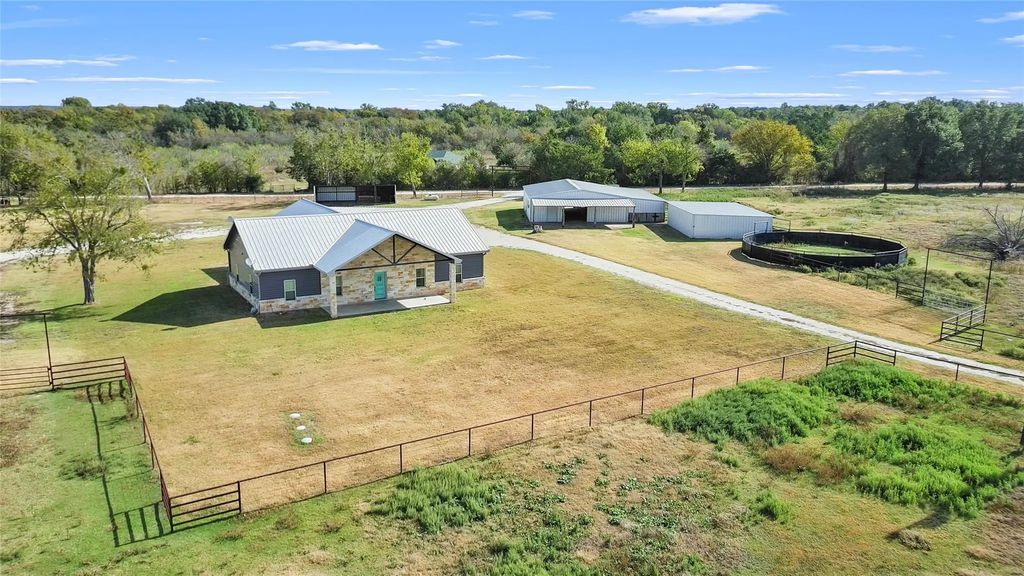 3703 Fm 39 N, Mexia