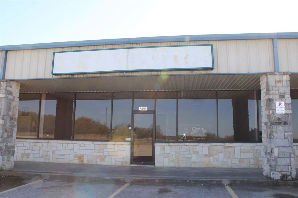 2699 E Quinlan Parkway, Quinlan