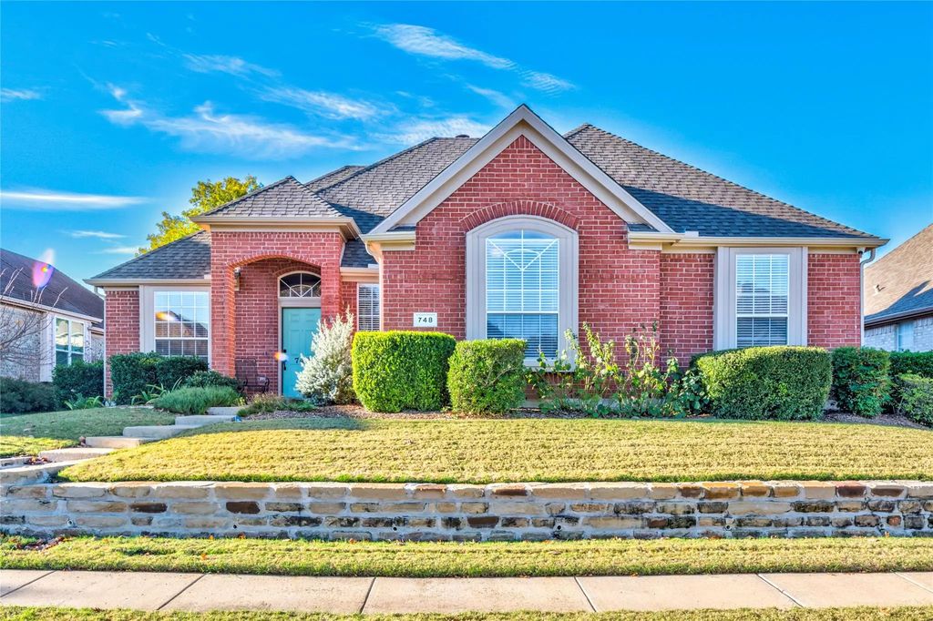 748 Summit Ridge, Lewisville