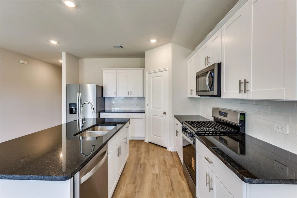 513 Tidal Drive, Princeton