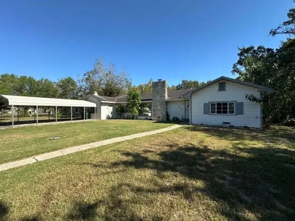 612 S East Street, Edna
