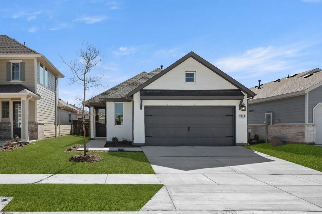 7413 Autumn Hill Drive, Denton