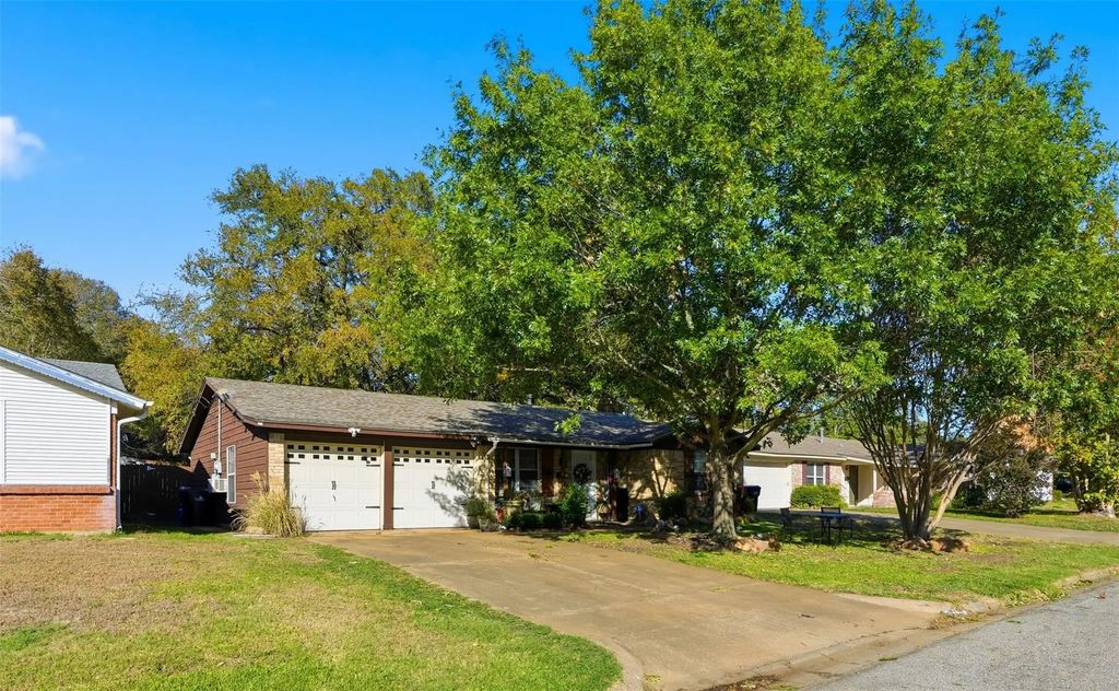 145 Bob White Road, Denison