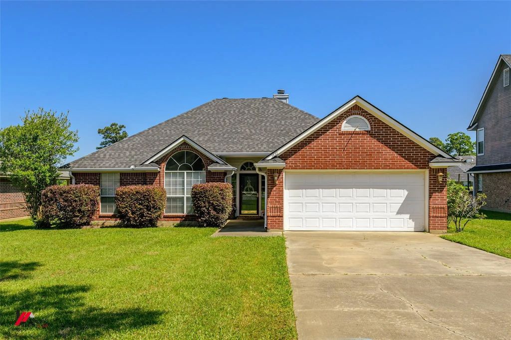 3833 Lakeside Drive, Shreveport