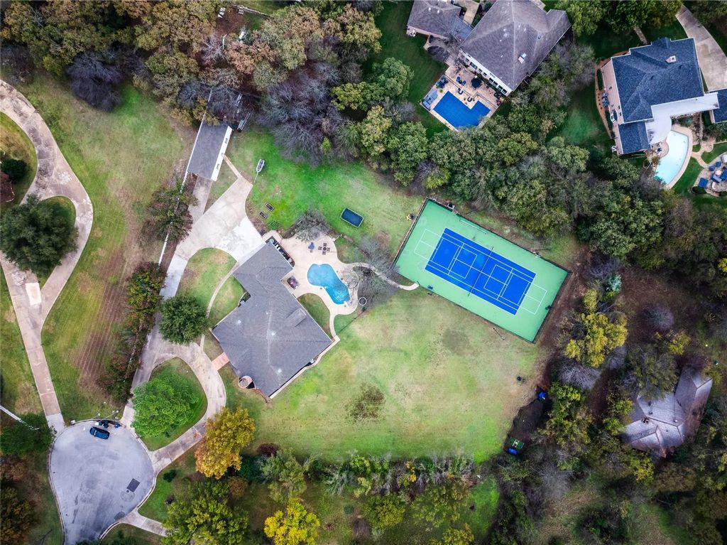 455 Love Henry Court, Southlake