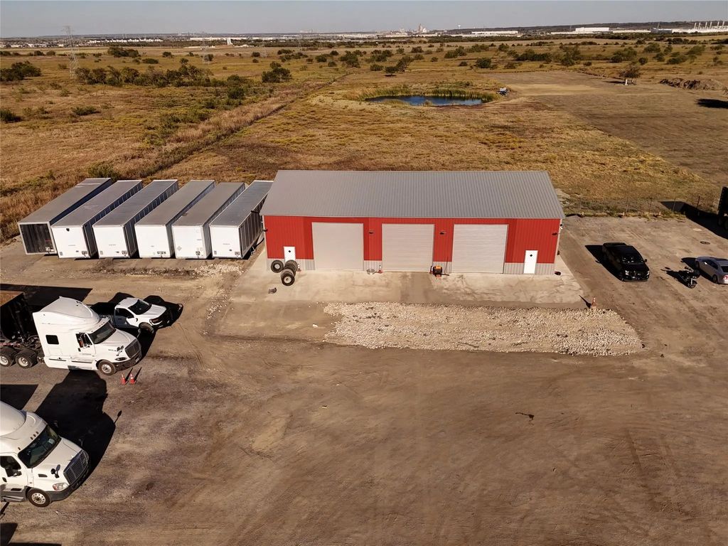 801 S Fm157, Venus