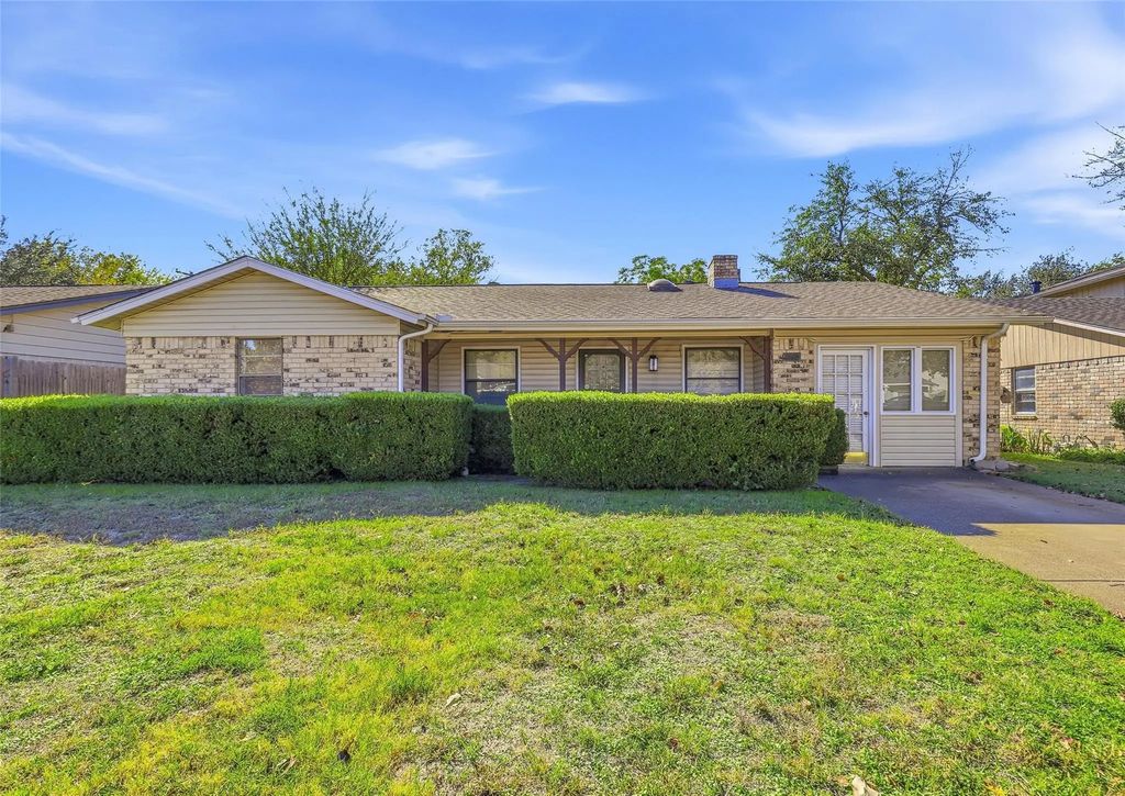 2320 Meadow Crest, Irving