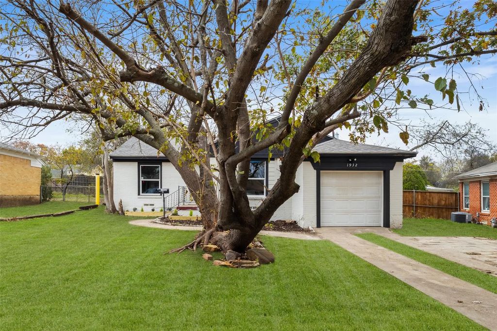 1932 Devonshire Drive, Garland