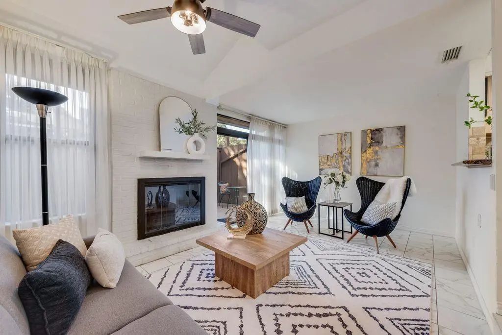 3211 Whispering Oak, Farmers Branch