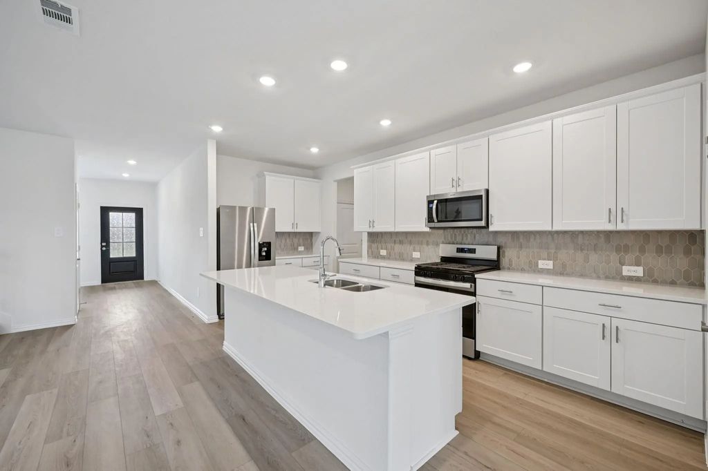 706 Edgehurst Drive, Princeton