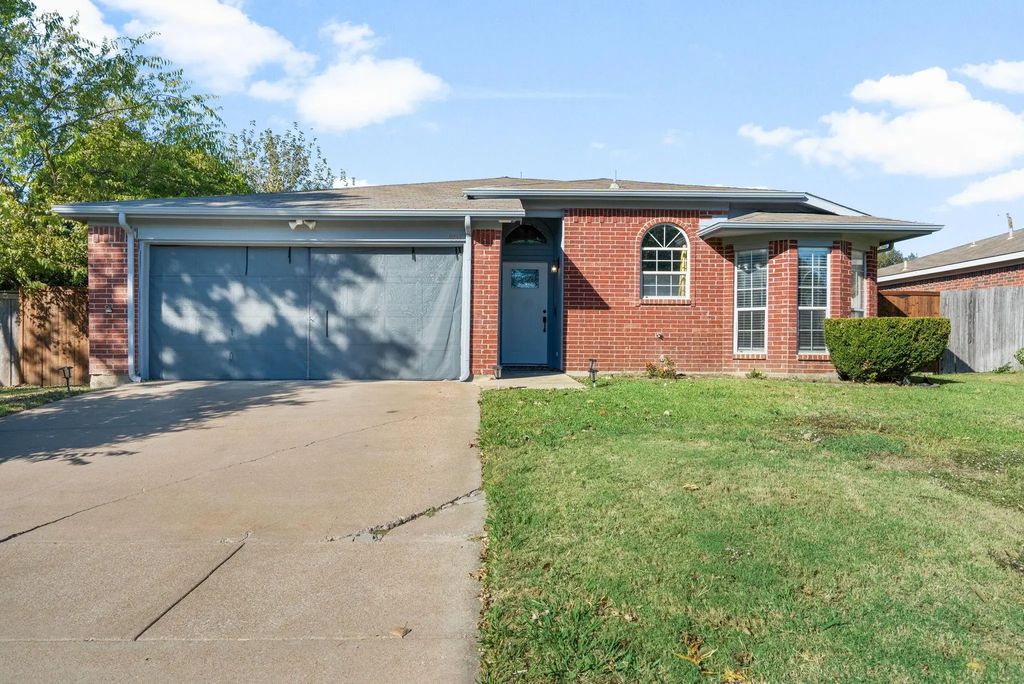 807 Havenbrook Drive, Arlington