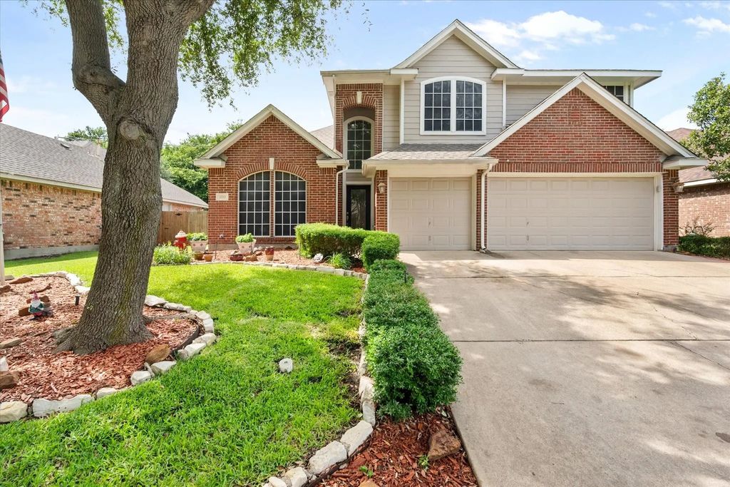 2213 Laura Elizabeth Trail, Mansfield