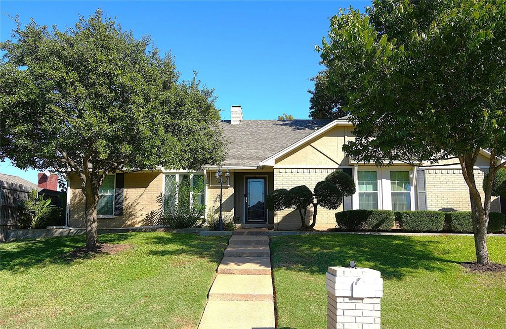 5603 Paddockview Drive, Arlington