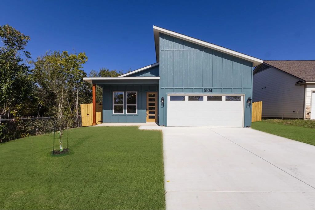 5104 Curzon Avenue, Fort Worth