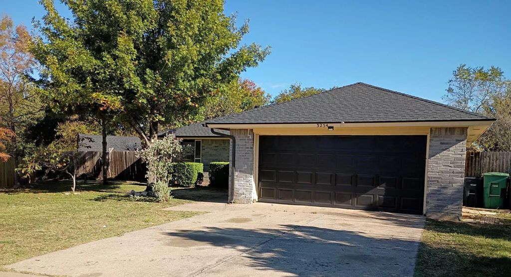 3254 Amber Court, Fort Worth