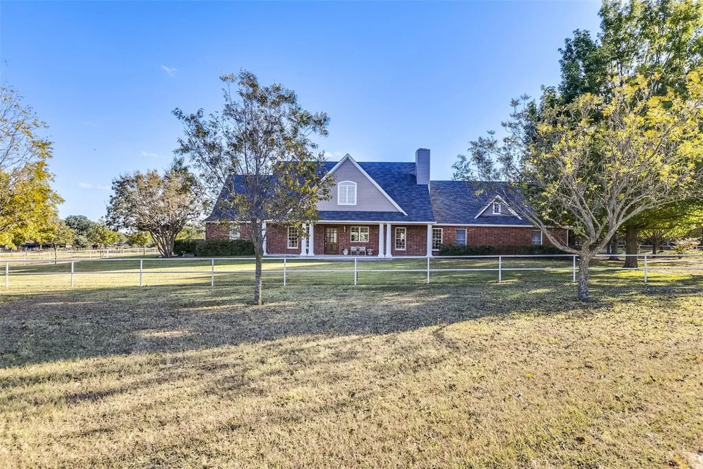 350 Turner Warnell Road, Mansfield