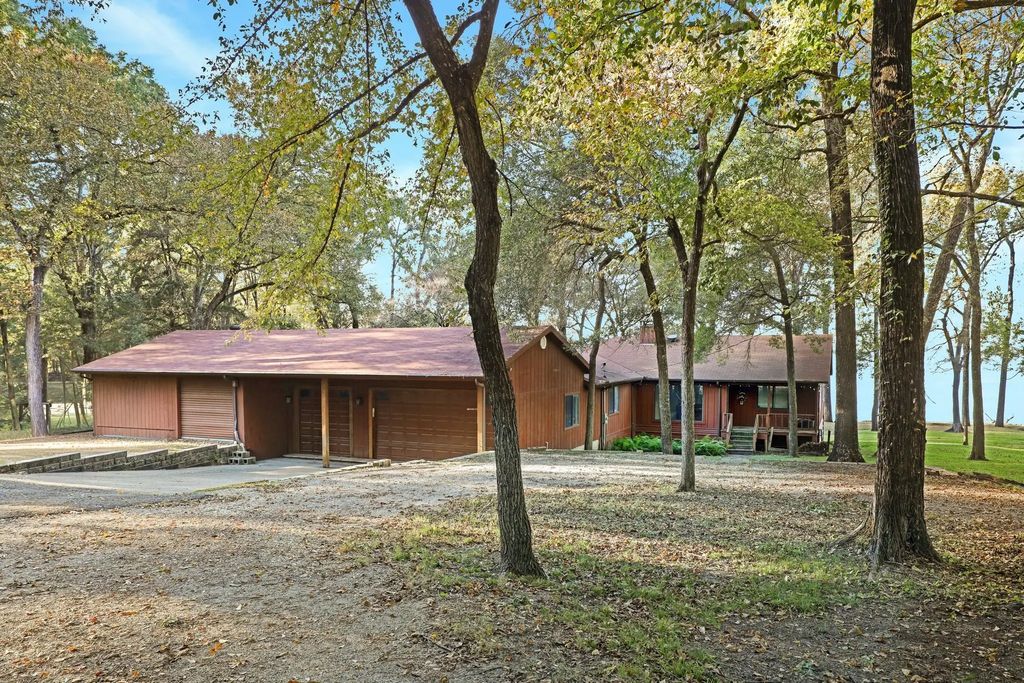 11090 Lakeside, Quinlan