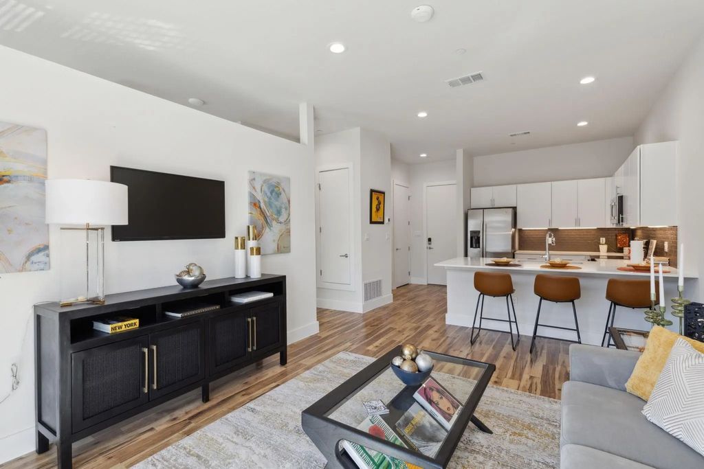 2990 Reagan Street 302, Dallas