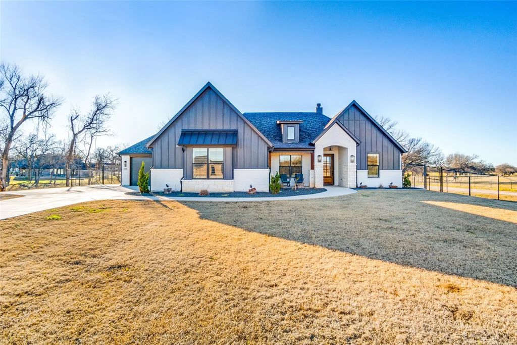 1000 Hennesay Park, Springtown