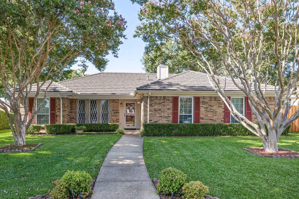 302 Ridgegate Drive, Garland