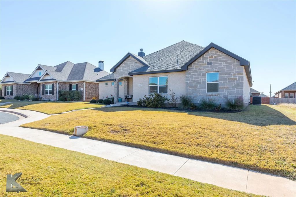 6717 Hillside Court, Abilene