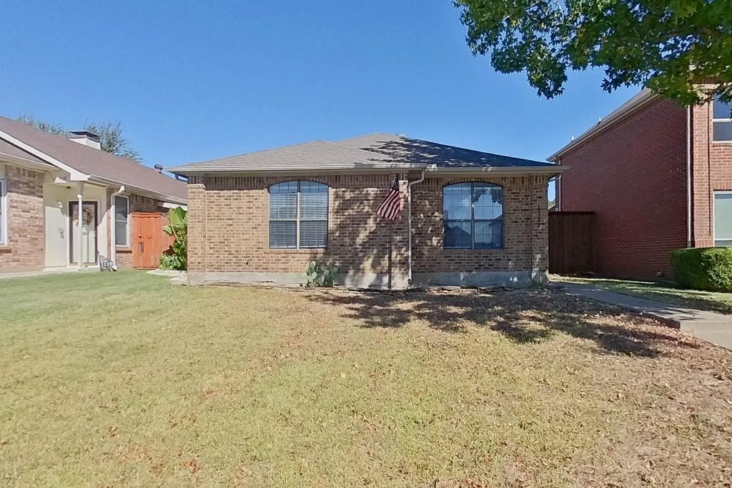 1121 Cypress Lane, DeSoto