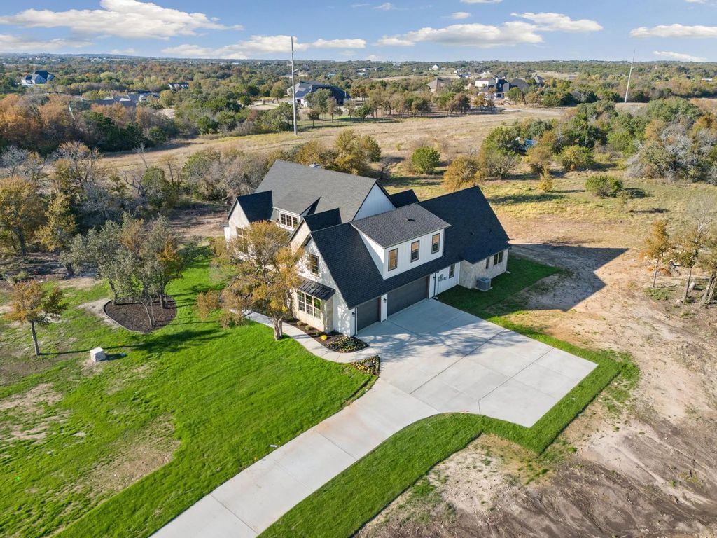 559 Aermotor Loop, Weatherford