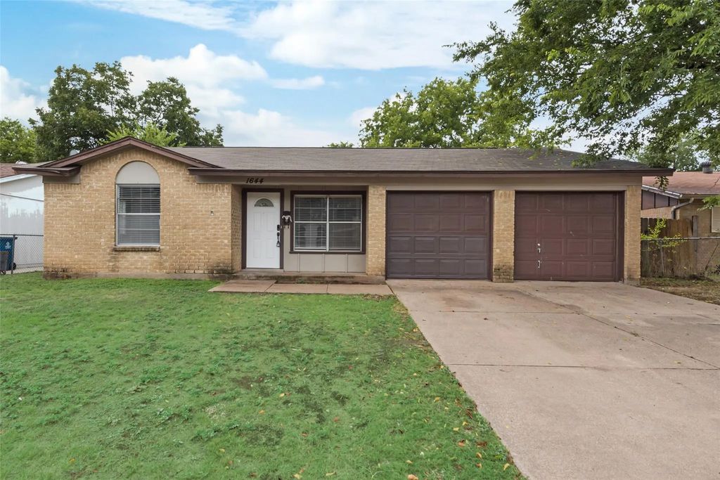 1644 Americana Boulevard, Blue Mound